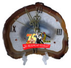 Часы - срез агата с символикой "75 лет Победы"